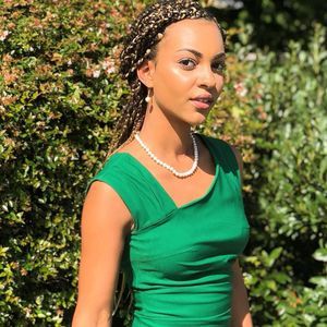 Meet your Posher, Niya